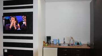 Фото номера Номер-студио с видом на сад Гостевой дом LHouse Taganrog г. Таганрог 4